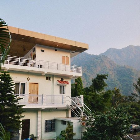 Flow House Rishikesh Bagian luar foto