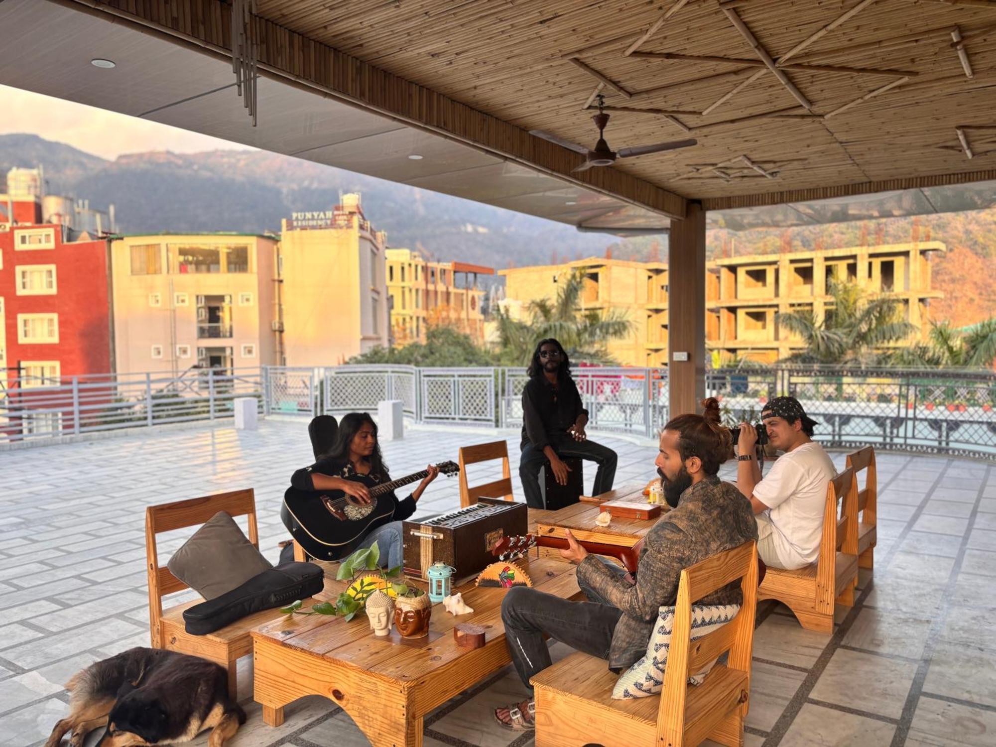 Flow House Rishikesh Bagian luar foto