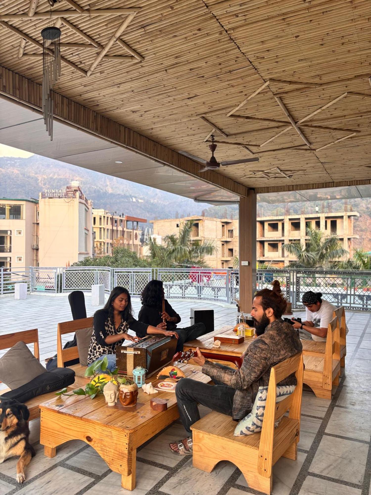 Flow House Rishikesh Bagian luar foto
